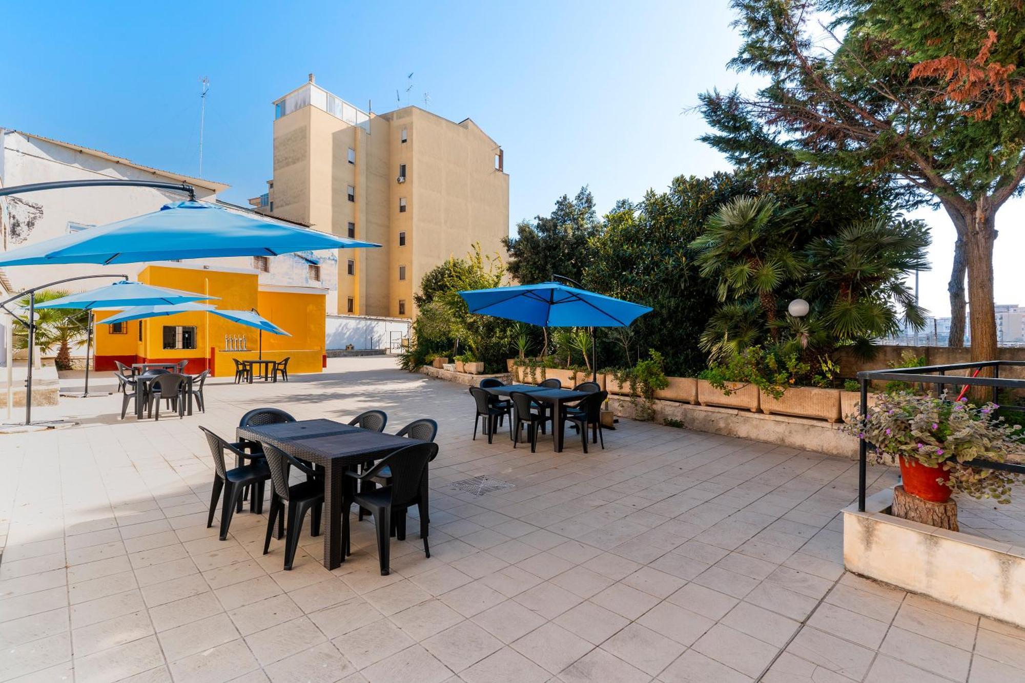 Hotel Casa Di Madre Antonia Bríndisi Exterior foto