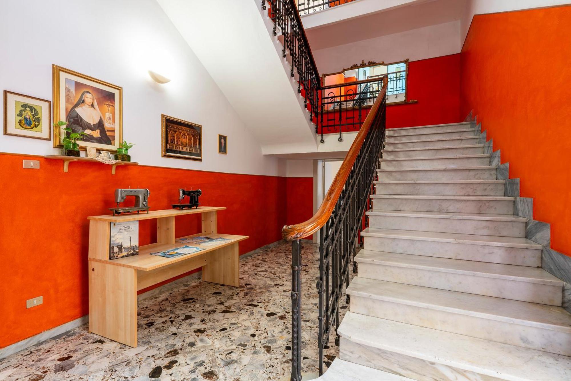 Hotel Casa Di Madre Antonia Bríndisi Exterior foto